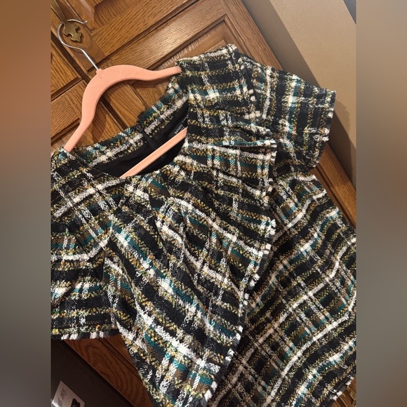 Banana Republic Black Plaid Tweed Textured blouse, size 4 - Picture 2 of 7